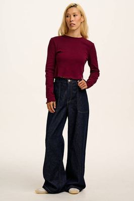 Hansel - Long Sleeve Cotton Crop Top in Wine