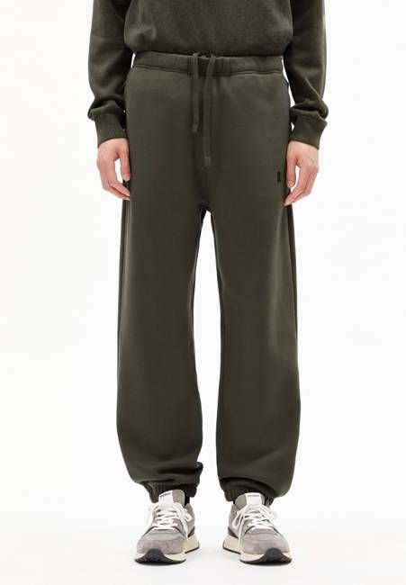 BAASTI FLEECE SWEATPANT | forest pine