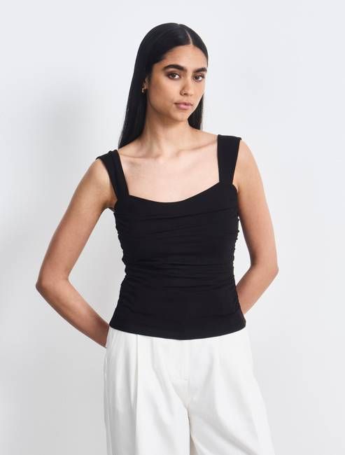Aki Cami Top In Black