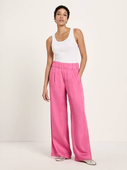 Wide-leg trousers