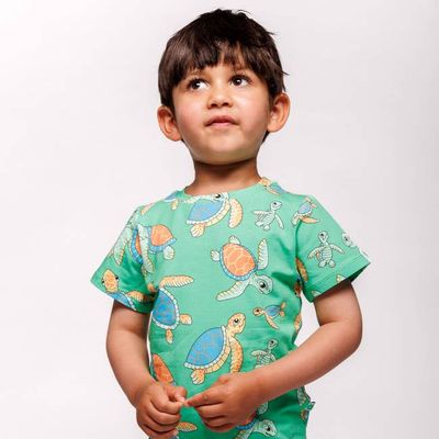 T-shirt with sea turtles