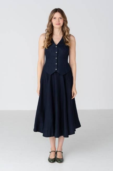 Jane – Fitted Linen V-Neck Vest