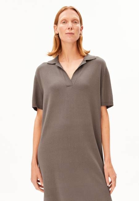 FINE POLO KNIT DRESS | walnut cream