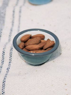 Falcon Enamelware Pinch Pot