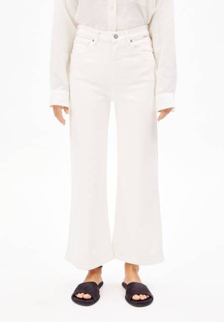 MURLIAA CROPPED| white