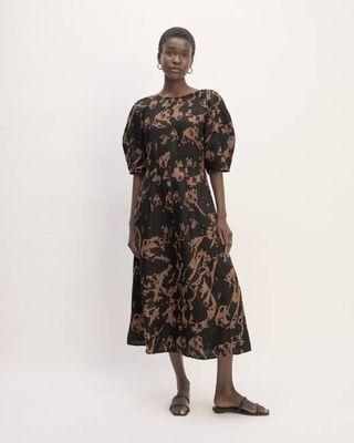 The Linen Short-Sleeve Scoop Midi Dress | Carob Brown Abstract