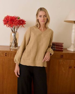 Paula - Linen Blouse in Sand