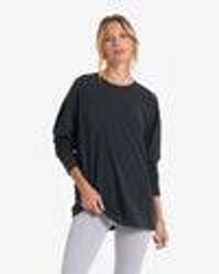 Long-Sleeve Feather Tee – Washed Black – Tops – Vuori