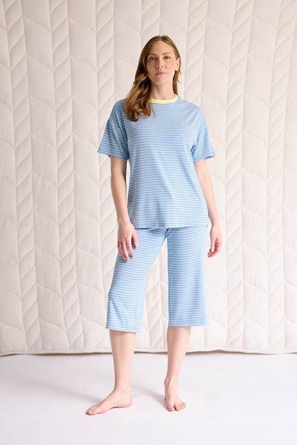 Oversized Tee + Capri Pant