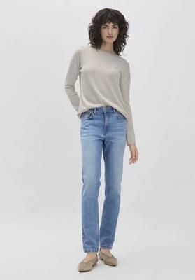 HANNA high rise mom fit jeans made from soft organic denim