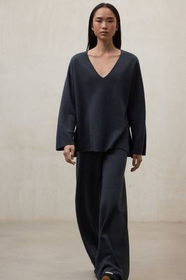 BLUE BEGONIA SWEATER