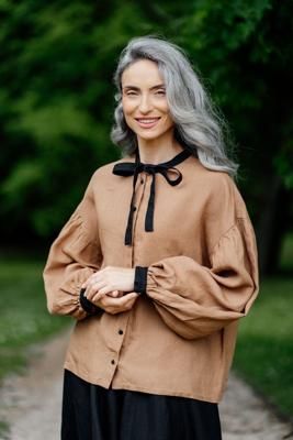 Clementine – Linen Shirt with Bow-Tie Collar