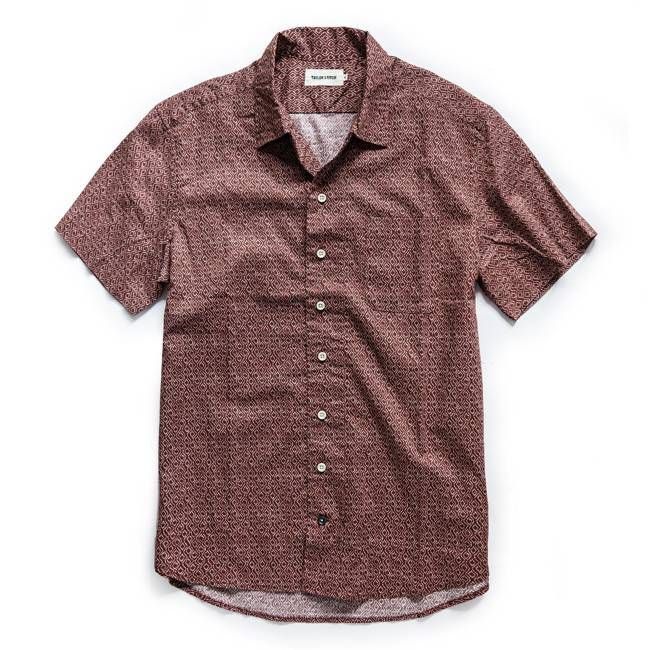 The Short Sleeve Hawthorne in Burgundy Trellis