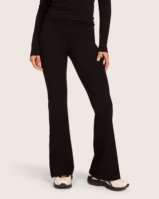 Flare-Hose mit hoher Taille - Kurz - Schwarz