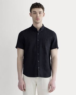 The Classic Short-Sleeve Shirt in Linen | Black