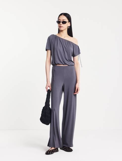 Draw Cord Tee Magnet