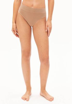 PANTAA SEAMAALA BRIEF | elm