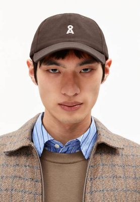 YENAAS BOLD | tree shade