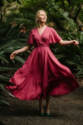 Wrap — Maxi-Wickelkleid aus Leinen mit Schmetterlingsärmeln