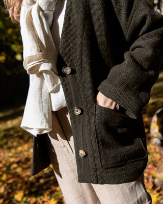 Alexis - Linen Cardigan in Chocolate