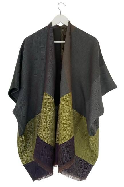 NEW! Wool Poncho Trudi Kahlo