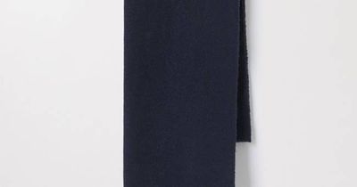 Dark Navy Cashmere Wool Scarf | Italian Recycled Wool | Asket