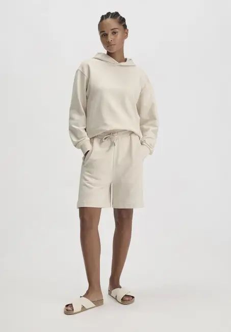 Relaxed sweat shorts made from pure organic cotton