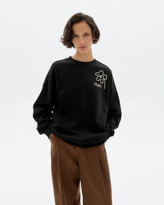 Oversize hand embroidered flower Jimena sweatshirt