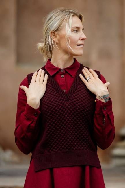 Elaine – Merino Wool Vest with V-Neckline