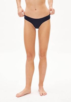 FAARA THONG | night sky