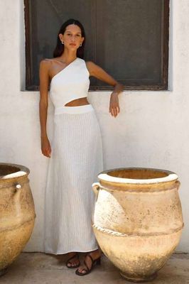 Das asymmetrische Maxikleid Ava in Cremeweiß
