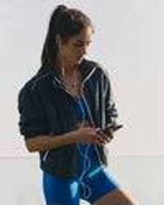 Eaton Fitness Jacket – Ocean Blue Water-Resistant Jacket – Jackets & Hoodies – Vuori