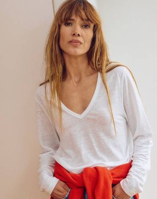 The LINEN / The V - White