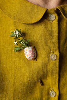 Porcelain Flower Pocket