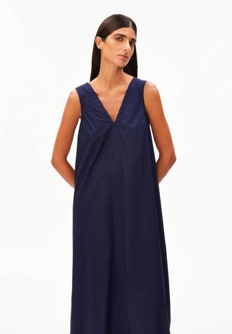 POPLIN MAXI V-NECK DRESS | tinted navy