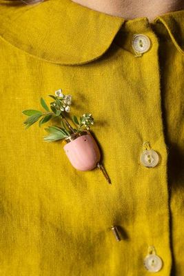 Porcelain Flower Pocket