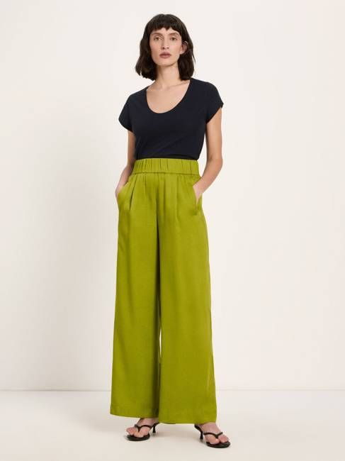 Wide-leg trousers